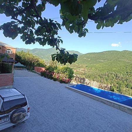 Green garden Կանաչ այգի Idzjevan Buitenkant foto