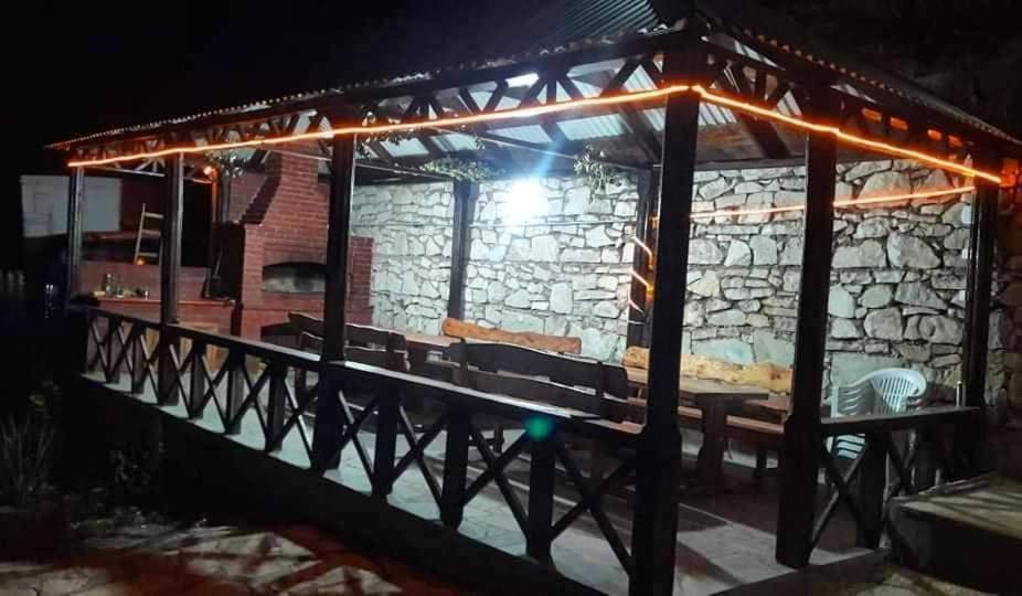 Green garden Կանաչ այգի Idzjevan Buitenkant foto