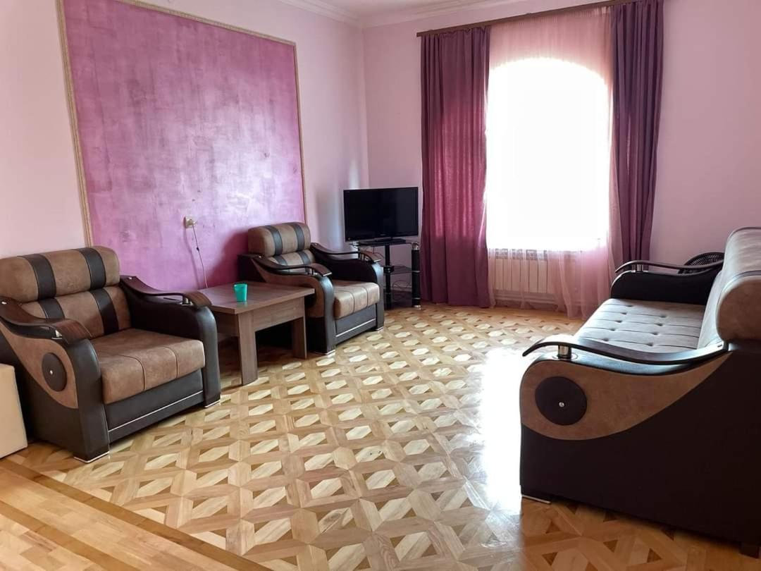Green garden Կանաչ այգի Idzjevan Buitenkant foto