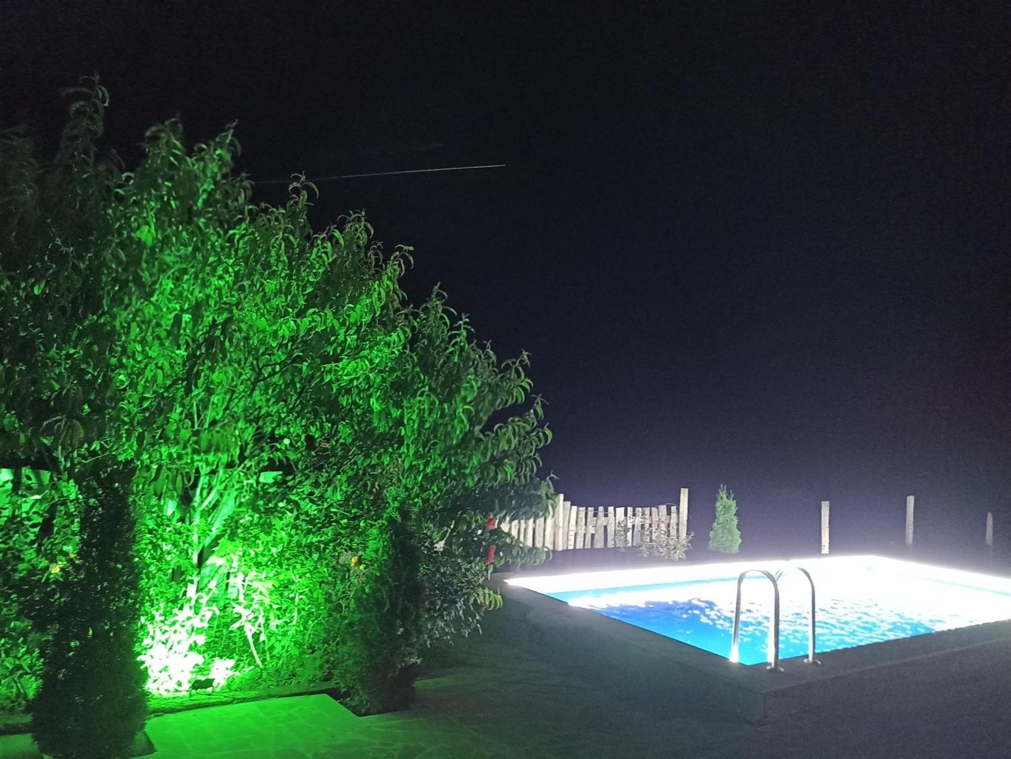 Green garden Կանաչ այգի Idzjevan Buitenkant foto