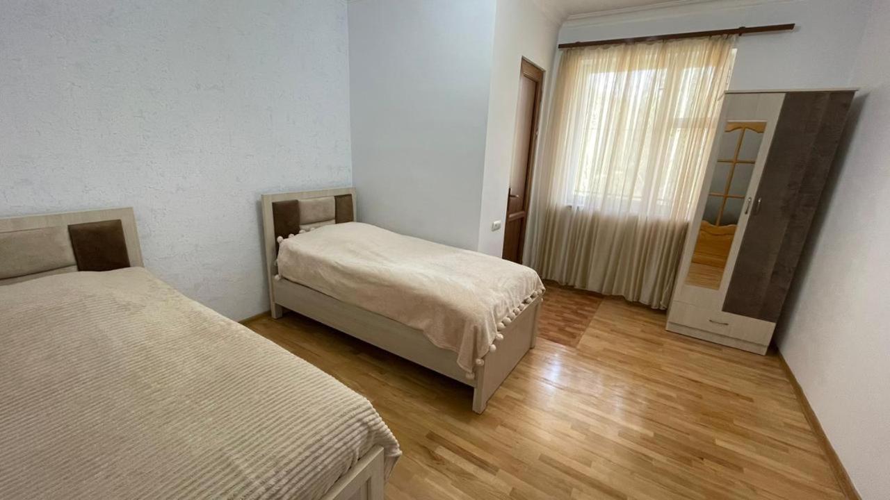 Green garden Կանաչ այգի Idzjevan Buitenkant foto